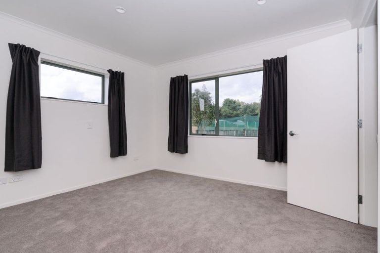 Photo of property in 37 Waikawa Beach Road, Manakau, Levin, 5573