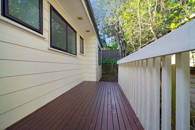 Photo of property in 2/31 Rangeview Road, Sunnyvale, Auckland, 0612