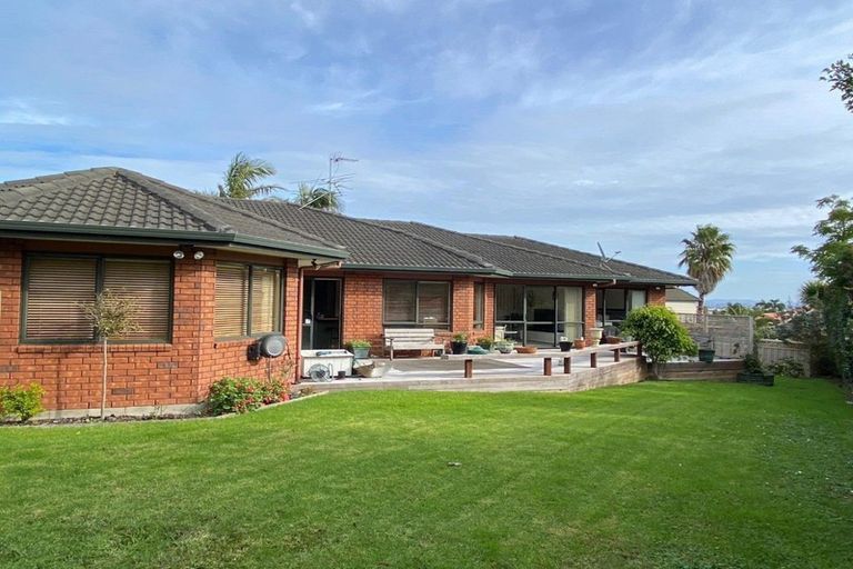 Photo of property in 25a Westerham Drive, Dannemora, Auckland, 2016