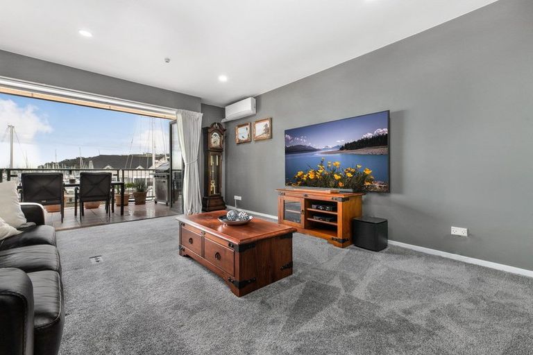 Photo of property in 10 Harbour Village Drive, Gulf Harbour, Whangaparaoa, 0930