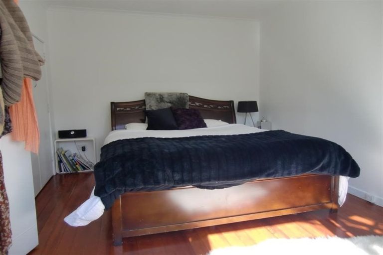 Photo of property in 50 Victoria Road, New Plymouth, 4310