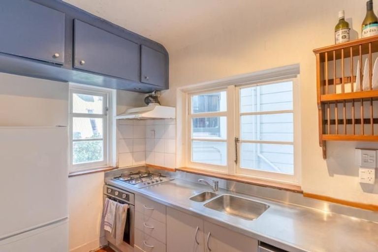 Photo of property in 2/193 The Terrace, Wellington Central, Wellington, 6011