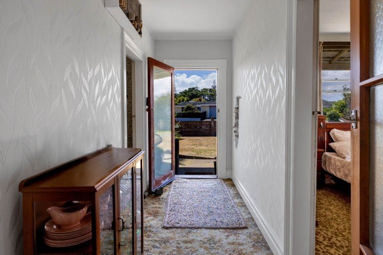 Photo of property in 68 Domett Street, Opunake, 4616