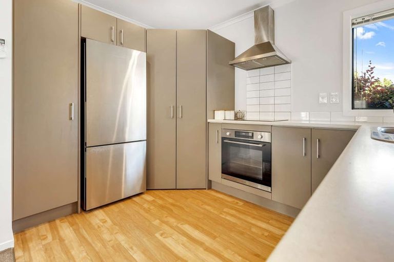 Photo of property in 16/64 Kawaha Point Road, Kawaha Point, Rotorua, 3010