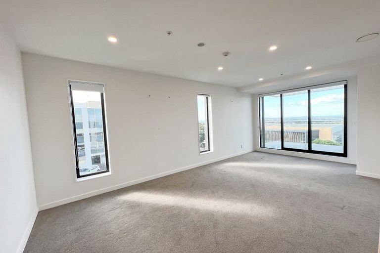 Photo of property in 401/19 Rawene Road, Birkenhead, Auckland, 0626