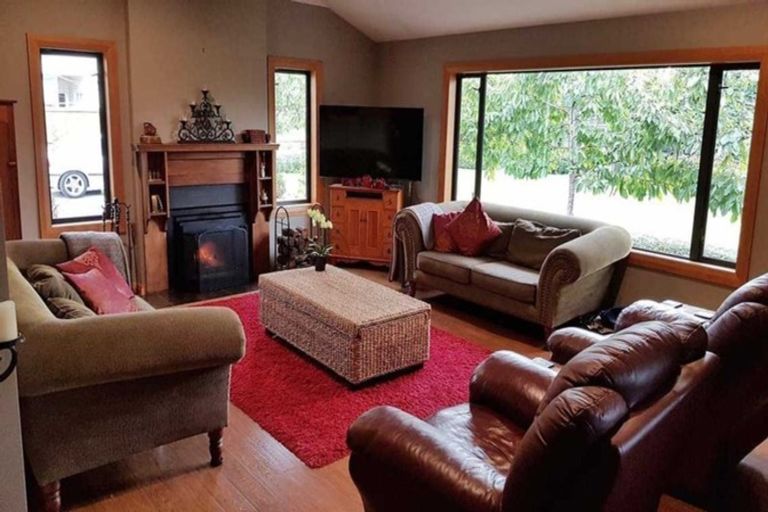 Photo of property in 1 Avenue Road, Greenmeadows, Napier, 4112