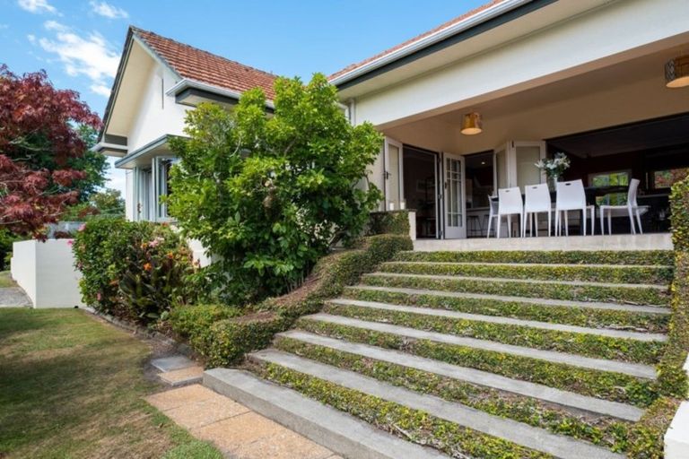 Photo of property in 1 Tauroa Road, Havelock North, 4130