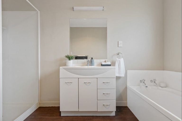 Photo of property in 42a Taradale Road, Marewa, Napier, 4110