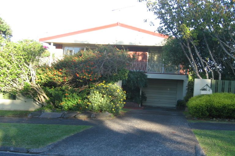 Photo of property in 4 Sunnyhill Crescent, Sunnyhills, Auckland, 2010