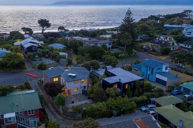 Photo of property in 9 Newry Road, Raumati Beach, Paraparaumu, 5032