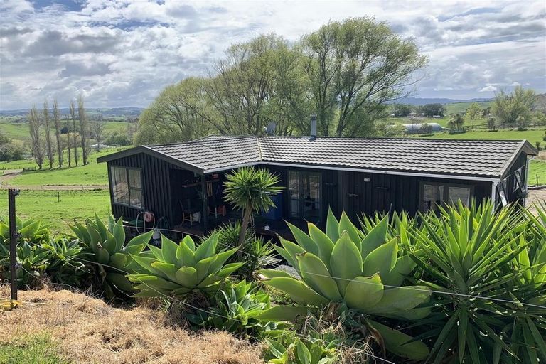 Photo of property in 383 Bickerstaffe Road, Maungaturoto, 0587