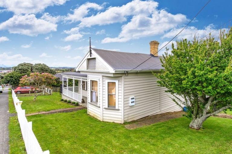 Photo of property in 12 Rata Street, Helensville, 0800