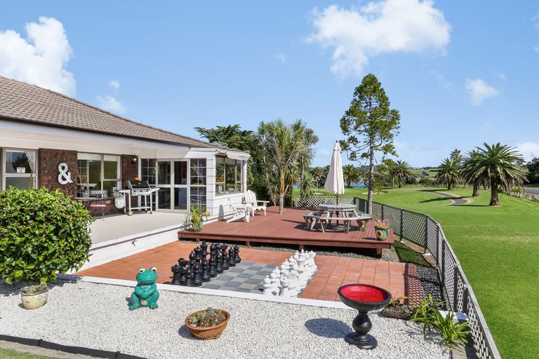 Photo of property in 184 Torkar Road, Clarks Beach, 2122