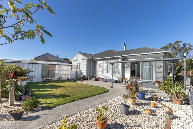 Photo of property in 58 Wakefield Street, Westport, 7825