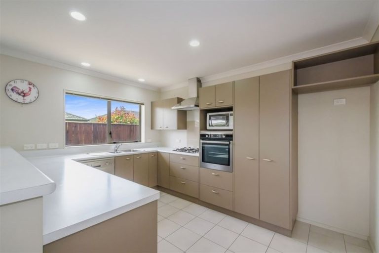 Photo of property in 16 Manhattan Court, Paraparaumu Beach, Paraparaumu, 5032