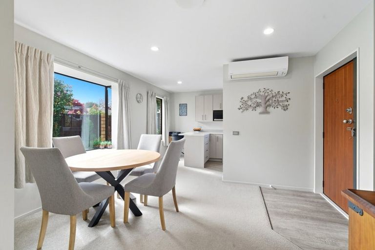 Photo of property in 1/5 Jadewynn Place, Halswell, Christchurch, 8025