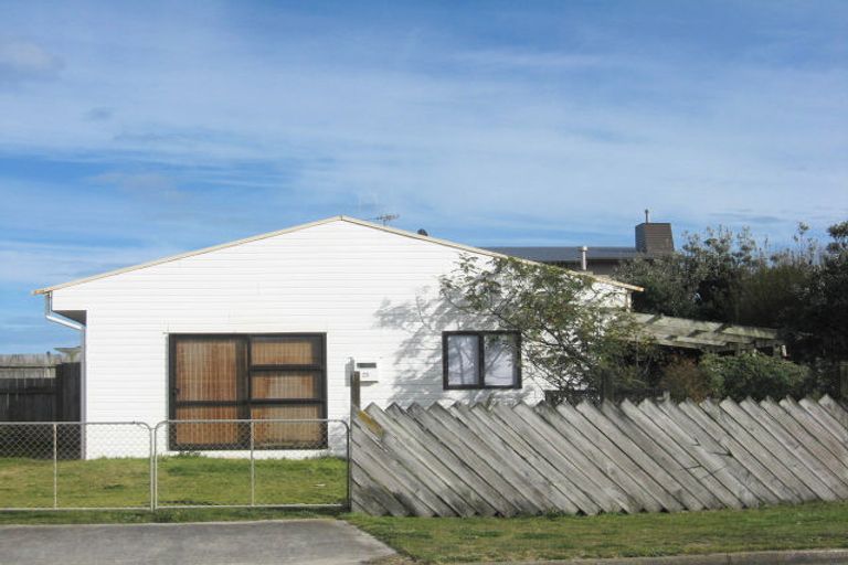Photo of property in 25 Rua Avenue, Waitarere Beach, Levin, 5510