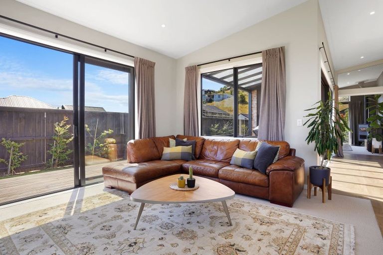 Photo of property in 8 Caro Lane, Cracroft, Christchurch, 8022