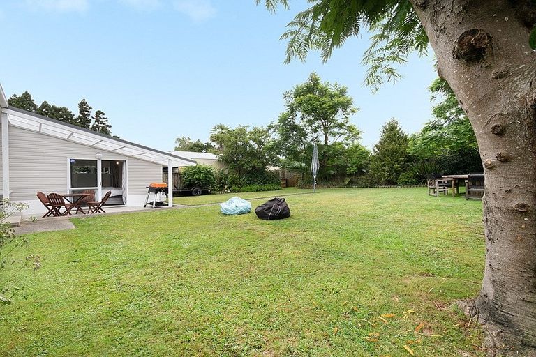 Photo of property in 13 Fairview Place, Te Puke, 3119