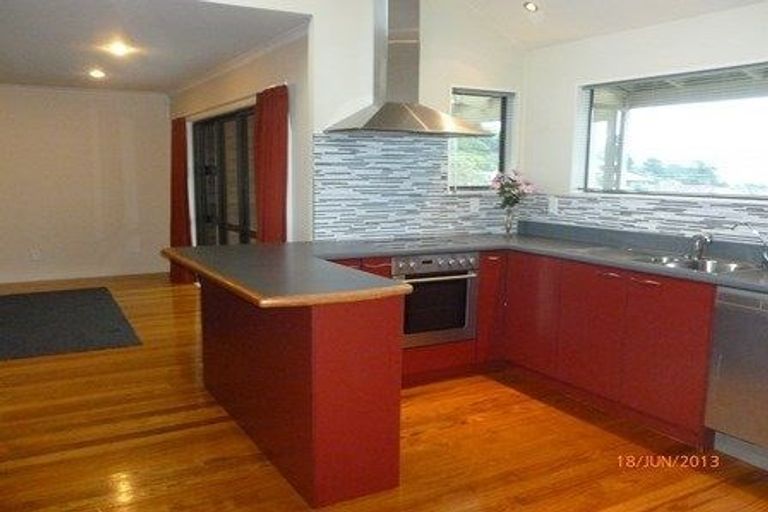 Photo of property in 30 Kinloch Place, Papakowhai, Porirua, 5024