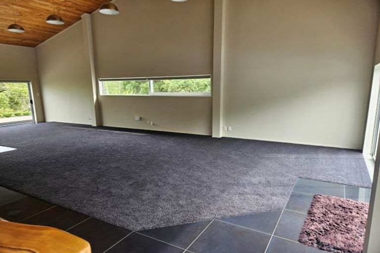 Photo of property in 69a Waikoukou Valley Road, Waimauku, 0882