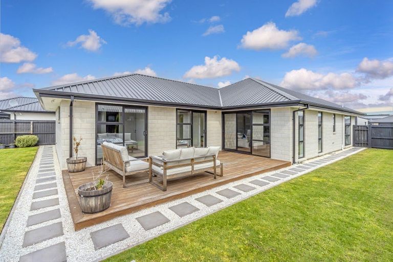 Photo of property in 85 Prestons Park Drive, Marshland, Christchurch, 8083