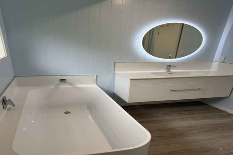 Photo of property in 5 Libra Place, Kawaha Point, Rotorua, 3010