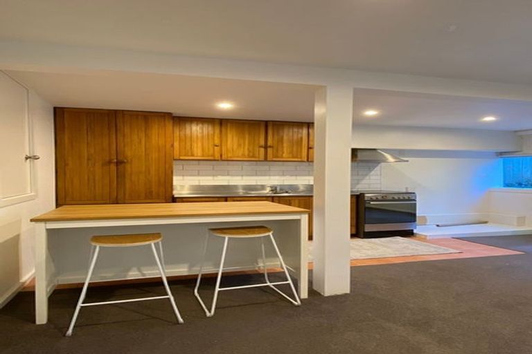 Photo of property in 21 Asquith Terrace, Brooklyn, Wellington, 6021