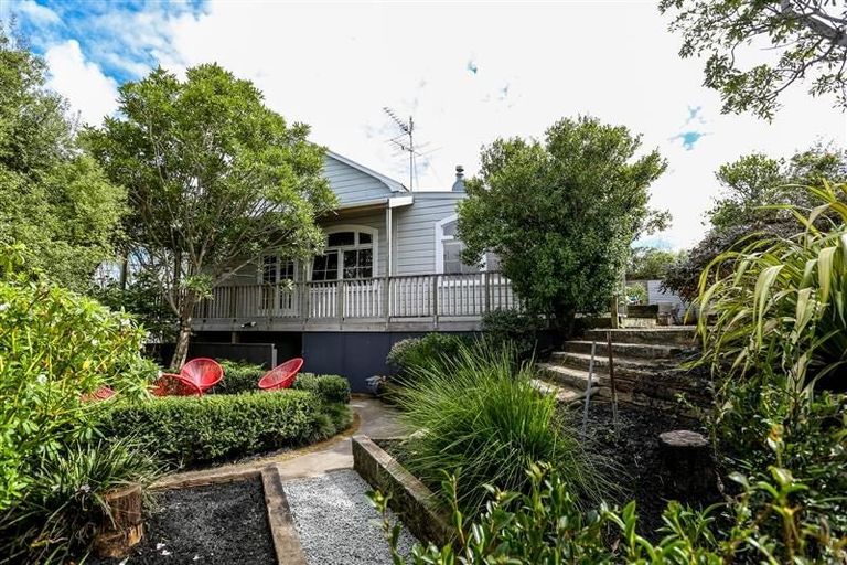 Photo of property in 35 Belt Road, Moturoa, New Plymouth, 4310