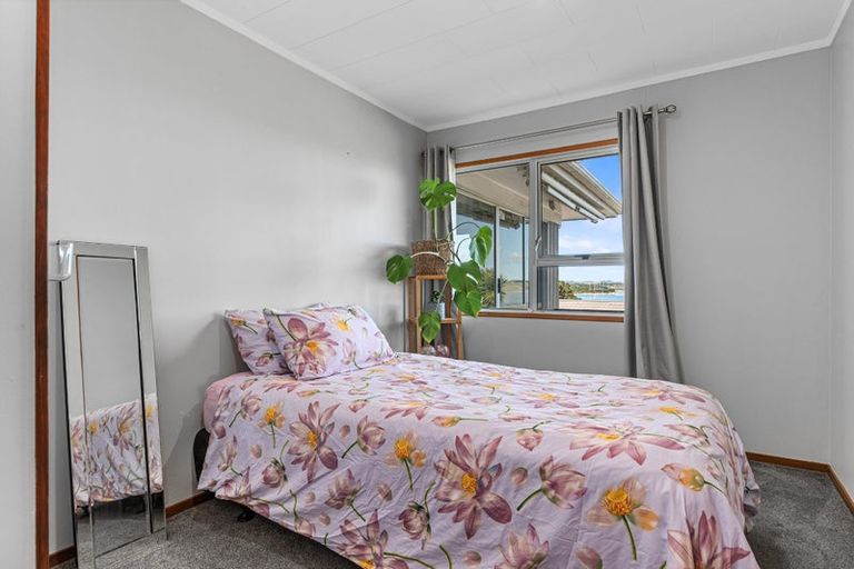 Photo of property in 1 Hawkes Street, Onerahi, Whangarei, 0110