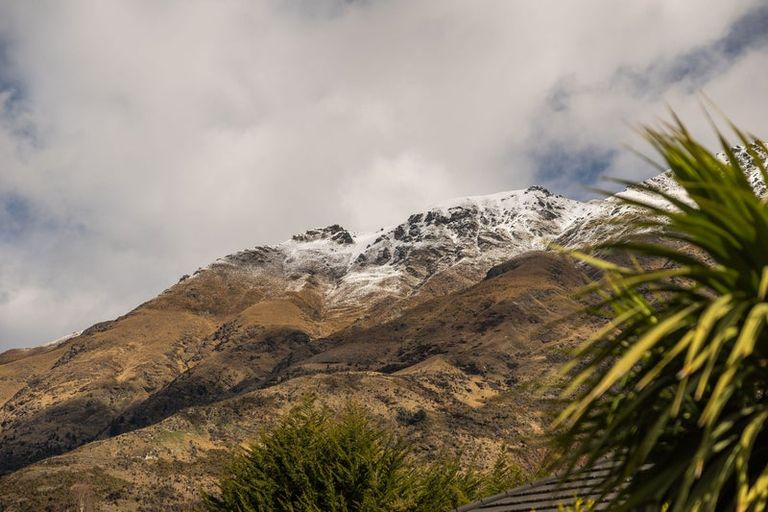 Photo of property in 6 Alluvial Court, Arthurs Point, Queenstown, 9371