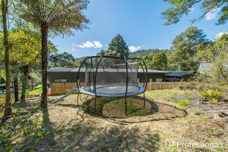 Photo of property in 10 Aratika Grove, Stokes Valley, Lower Hutt, 5019