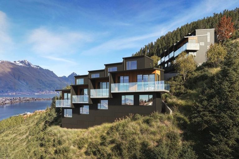 Photo of property in 88 Middleton Road, Queenstown Hill, Queenstown, 9300