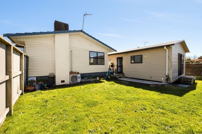 Photo of property in 100 Morrow Avenue, St Andrews, Hamilton, 3200