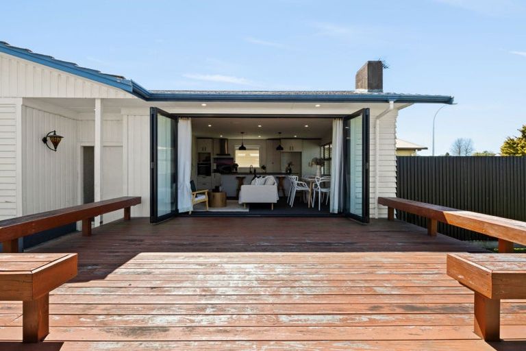 Photo of property in 100 Morrow Avenue, St Andrews, Hamilton, 3200