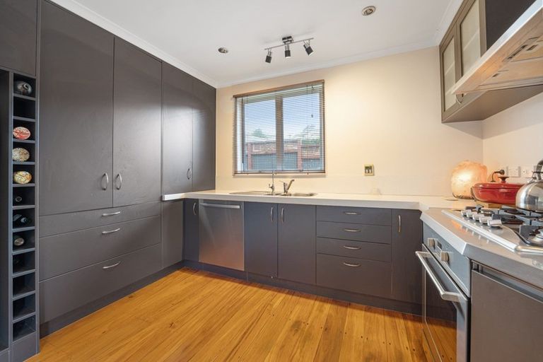 Photo of property in 10 Heaphy Street, Westown, New Plymouth, 4310