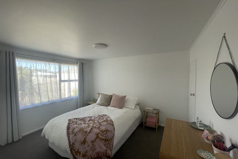 Photo of property in 176 Queens Drive, Lyall Bay, Wellington, 6022