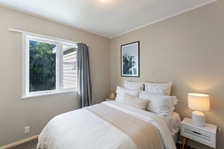 Photo of property in 1 Titoki Road, Raumati Beach, Paraparaumu, 5032