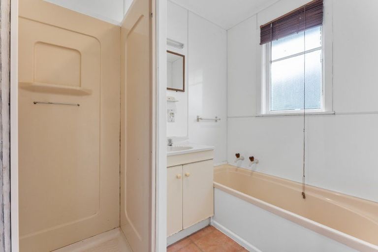 Photo of property in 2 Stoke Place, Awapuni, Palmerston North, 4412