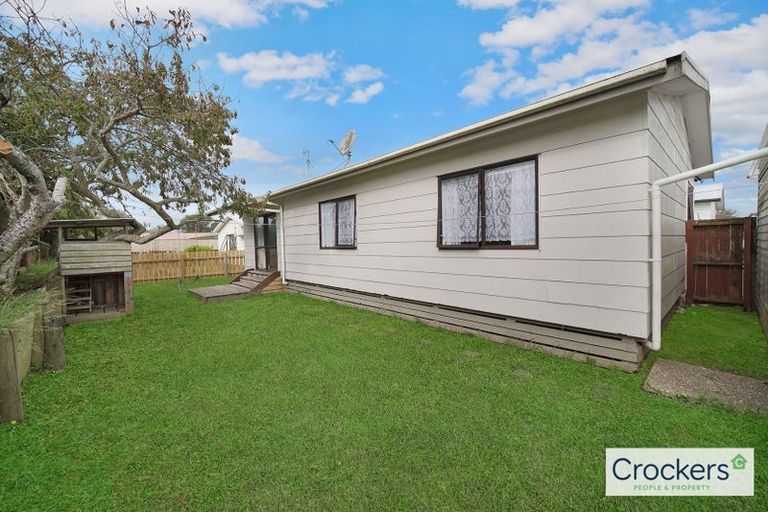 Photo of property in 6 Templeton Place, Clendon Park, Auckland, 2103
