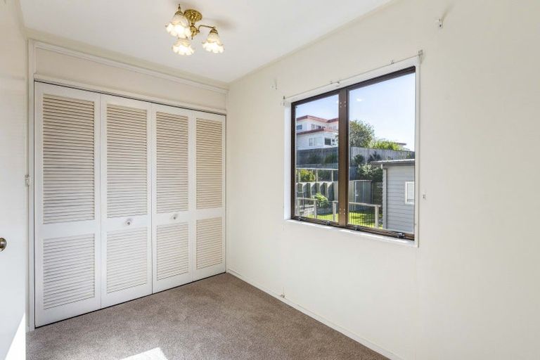 Photo of property in 17 Howell Road, Paraparaumu Beach, Paraparaumu, 5032