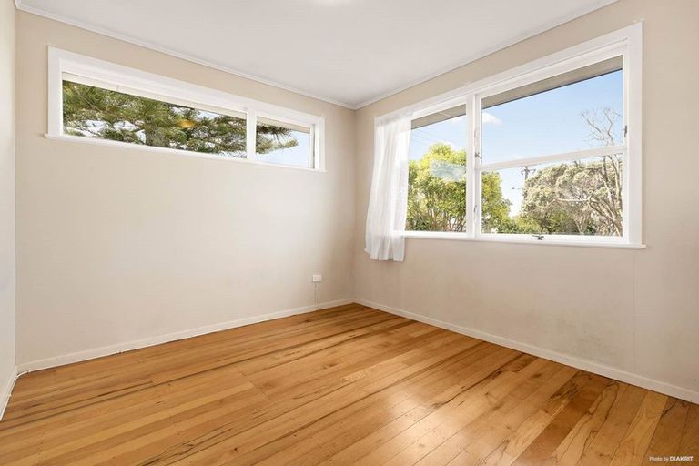Photo of property in 29 Sycamore Drive, Sunnynook, Auckland, 0620