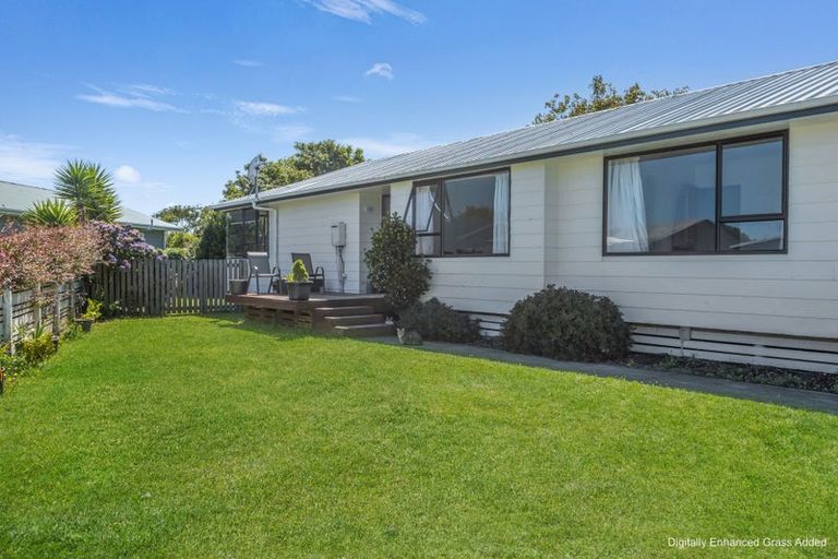 Photo of property in 10 Tawari Street, Inglewood, 4330