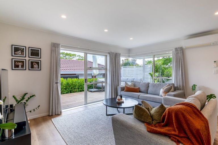 Photo of property in 1a Compass Place, Te Atatu Peninsula, Auckland, 0610
