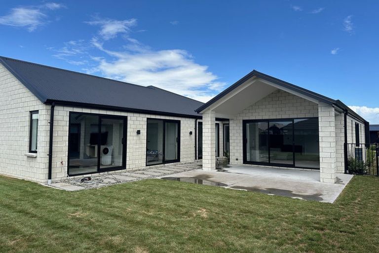 Photo of property in 28 Isobel Hodgson Drive, Cambridge, 3434