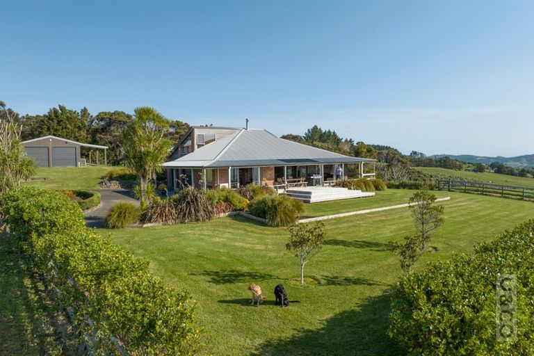 Photo of property in 457 Kiwitahi Road, Helensville, 0875