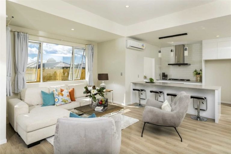 Photo of property in 18 Raymond Grace Avenue, Huapai, Kumeu, 0810