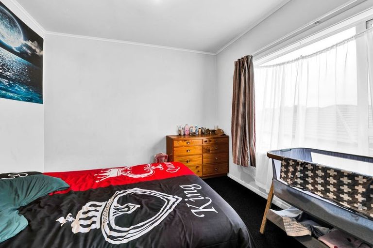Photo of property in 20 Cook Street, Marfell, New Plymouth, 4310