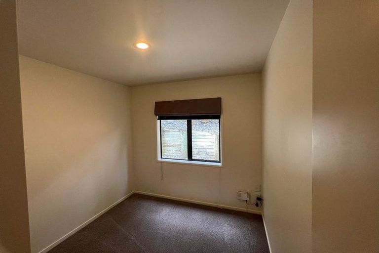 Photo of property in 4 Pannill Place, Oteha, Auckland, 0632