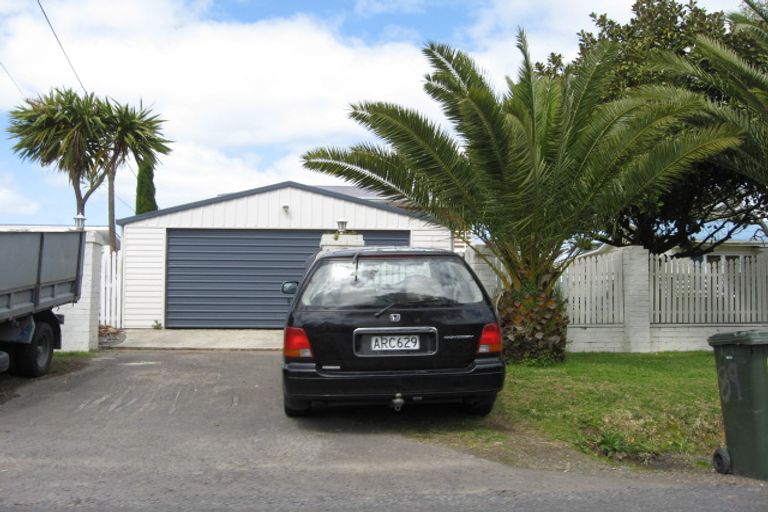 Photo of property in 89 Ferry Parade, Herald Island, Auckland, 0618
